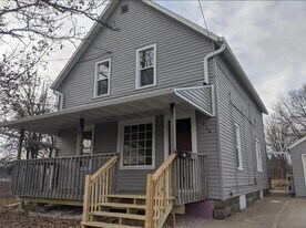 416 S Washington St, Unit 416 Lower in Kimberly, WI - Building Photo