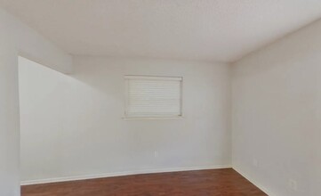 1917 Tracey Cir in Irving, TX - Building Photo - Building Photo