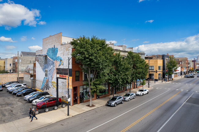 1700-1708 W Chicago Ave in Chicago, IL - Building Photo - Building Photo