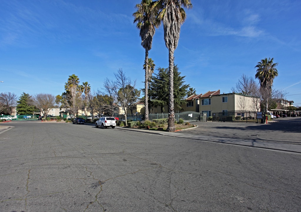 The Arbors in Rancho Cordova, CA - Foto de edificio