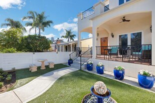 352 F Ave in Coronado, CA - Building Photo