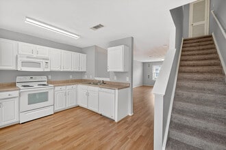 1006 Halifax Ln in Nashville, TN - Foto de edificio - Building Photo