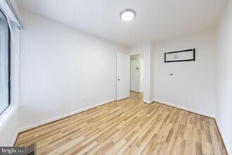 2232 Southgate Square in Reston, VA - Building Photo - Building Photo
