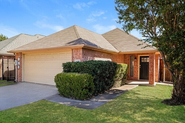 property at 3000 Huntington Ct