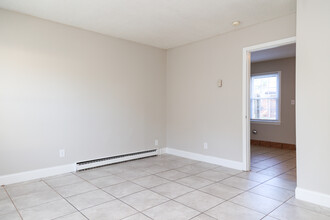 Thompson Place Apartments in Charlotte, NC - Building Photo - Interior Photo