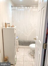 327 Pine St in Philadelphia, PA - Building Photo - Building Photo