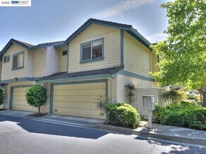 5111 Shalimar Cir in Fremont, CA - Building Photo - Building Photo