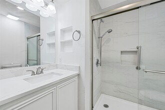 10206 Sagebluff Dr in Houston, TX - Building Photo - Building Photo