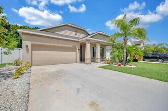 5335 NW Wisk Fern Cir in Port St. Lucie, FL - Building Photo - Building Photo