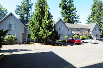 Village Townhouses in Lynnwood, WA - Building Photo - Building Photo