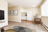 Cloverdale Apartments in Edmonton, AB - Building Photo - Building Photo