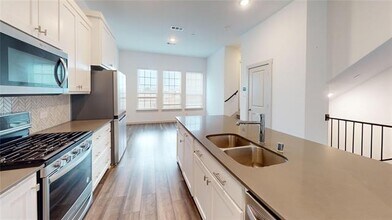 685 Vista Del Lago Dr in Lewisville, TX - Building Photo - Building Photo