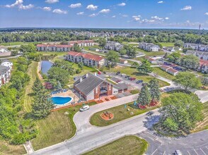 Hidden Creek in Crown Point, IN - Foto de edificio - Building Photo