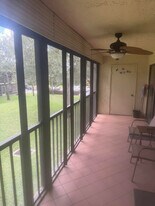 7855 Willow Springs Dr in Wellington, FL - Building Photo