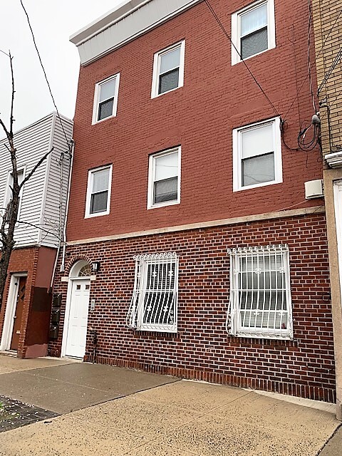 412 Palisade Ave in Jersey City, NJ - Building Photo