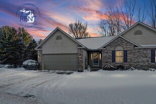 3175 Rotterdam Dr in Clio, MI - Building Photo