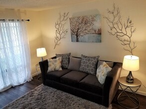 Sunrise Apartments in Bakersfield, CA - Building Photo - Building Photo