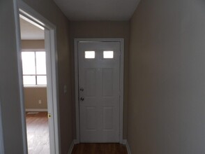 75 Ashwood Ct-Unit -1 in Frankfort, KY - Foto de edificio - Building Photo