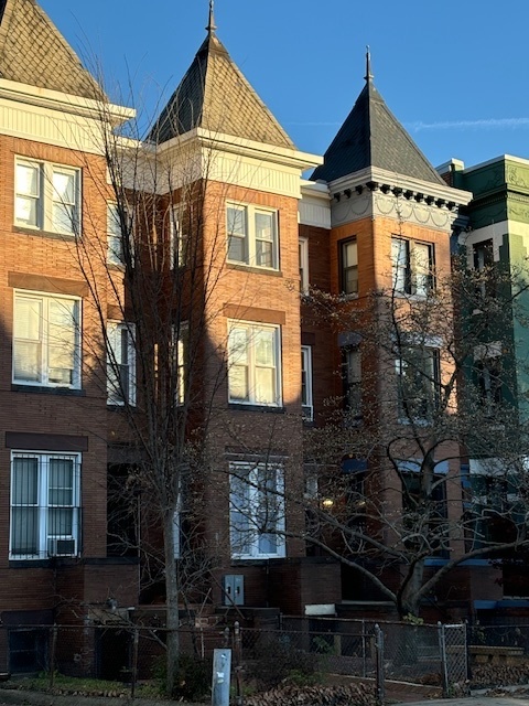 2909 13th St NW, Unit 301