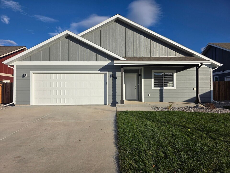 912 Papayo in Belgrade, MT - Building Photo