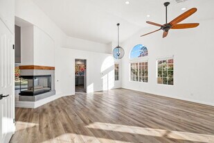 44260 Villeta Dr in La Quinta, CA - Building Photo