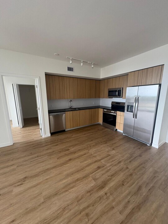 981 E 27th St, Unit A1 in Hialeah, FL - Foto de edificio