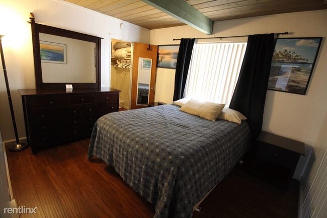 1812 Hornblend St-Unit -#F in San Diego, CA - Building Photo - Building Photo