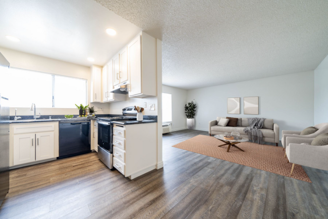 9662 Marilla Dr in Lakeside, CA - Building Photo - Building Photo