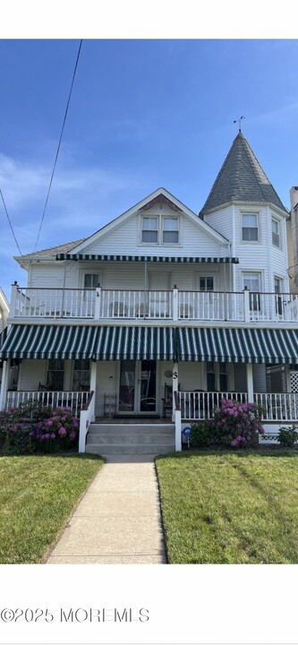 3 Bath Ave in Ocean Grove, NJ - Building Photo