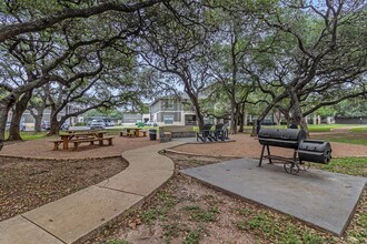 The Redland in San Antonio, TX - Building Photo - Building Photo