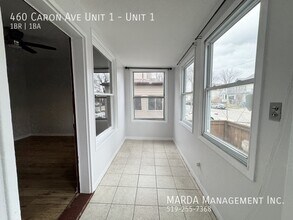 460 Caron Ave in Windsor, ON - Building Photo - Building Photo