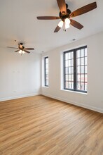 3158 N Broadway St, Unit #302 in Chicago, IL - Building Photo - Building Photo