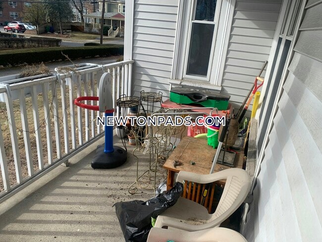 84 Walker St in Newton, MA - Building Photo - Building Photo