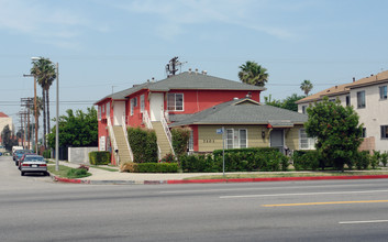 7303 Woodley Ave in Van Nuys, CA - Building Photo - Building Photo