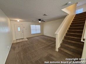 12023 Crescent Chase in San Antonio, TX - Building Photo - Building Photo