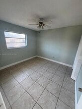 1945 NW 29th St in Miami, FL - Building Photo - Building Photo