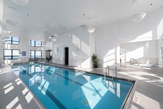 401 E Ontario St, Unit 2409 in Chicago, IL - Building Photo - Building Photo