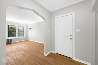 6901 S Merrill Chicago, IL 60649 in Chicago, IL - Building Photo - Building Photo