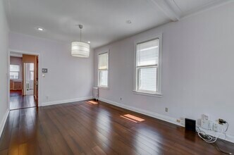 17 Newark Bay Ct-Unit -2 in Bayonne, NJ - Foto de edificio - Building Photo