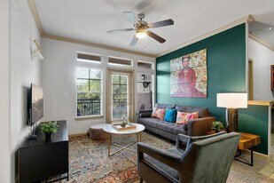 6500 Champion Grandview Way in Austin, TX - Building Photo