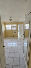 2211 Lincoln St in Hollywood, FL - Building Photo - Building Photo