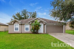 104 Aurora Ln in Kissimmee, FL - Building Photo