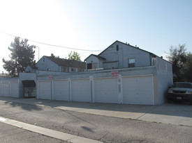 10617-25 Oxnard St in North Hollywood, CA - Building Photo - Building Photo