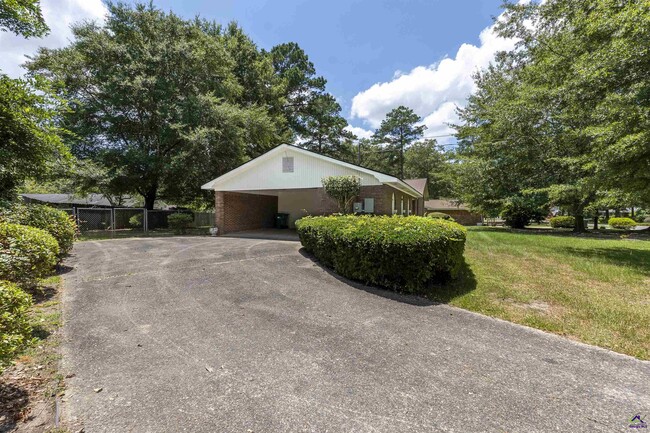 1726 Greenwood Cir in Perry, GA - Building Photo - Building Photo