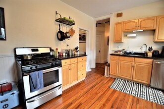 67 Washburn Ave, Unit #2 in Cambridge, MA - Building Photo - Building Photo