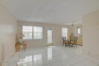 3060 Exeter in Boca Raton, FL - Building Photo - Building Photo