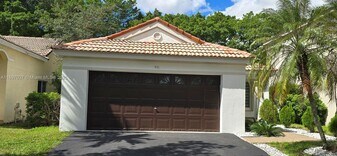 591 Talavera Rd in Weston, FL - Building Photo