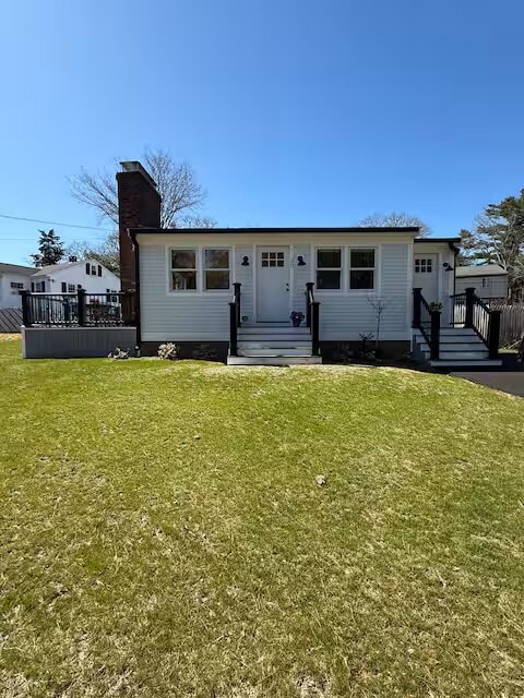 38 Wychunas Ave in Buzzards Bay, MA - Building Photo