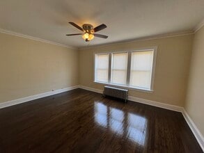 2510 N LeClaire Ave, Unit 2 in Chicago, IL - Foto de edificio - Building Photo