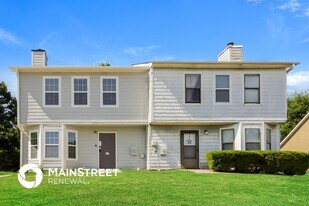 7985 E Field Dr in Douglasville, GA - Building Photo